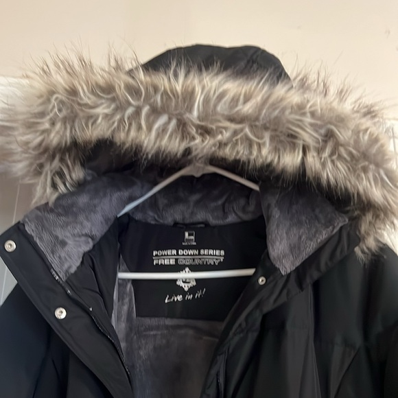 Free Country Power down Size Lg coat with furry hood - Picture 3 of 3